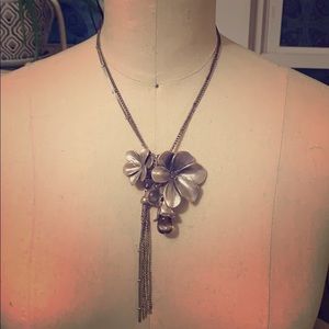 Express flower pendant necklace